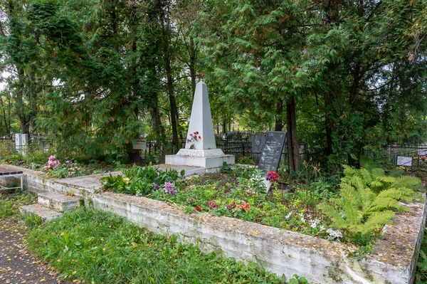 Masový Hrob Sovětských Vojáků Městském Hřbitově Starica Tver Region Ruská — Stock fotografie