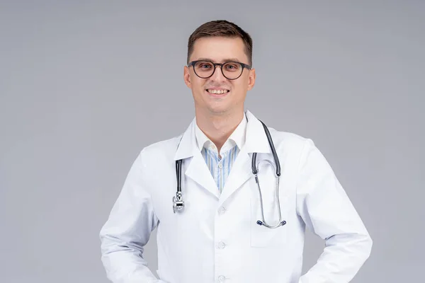 Dokter Witte Jas Fonendoscoop Hals Glimlacht Vrolijk Arts Blauwe Rubberen — Stockfoto