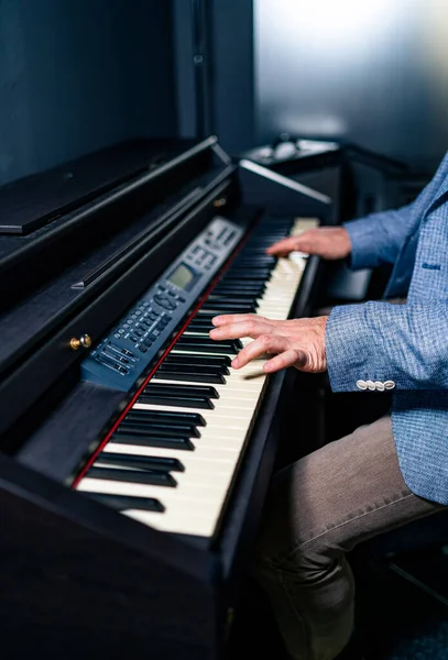 Playing Classic Piano Professional Musician Pianist Hands Piano Keys Selective — Stock Photo, Image