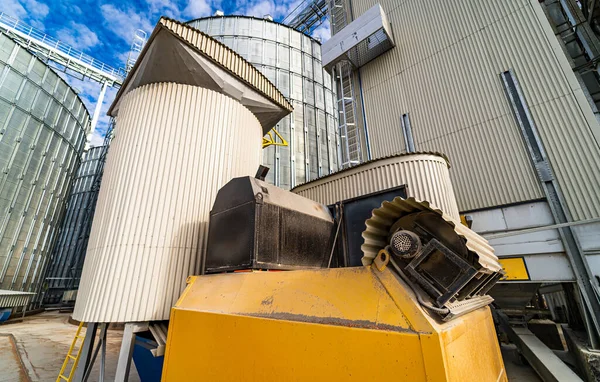 Tanques Silos Agrícolas Almacenamiento Elevadores Granos Instalación Carga Exterior Del —  Fotos de Stock