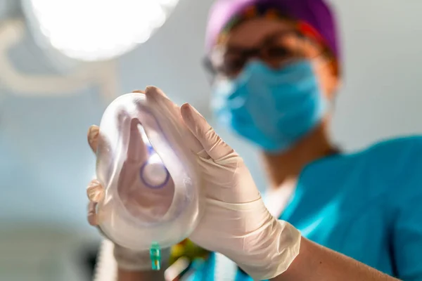 Oxygen Mask Eyes Patient Female Anesthesiologist Scrubs Putting Anesthetic Mask — Stock Photo, Image