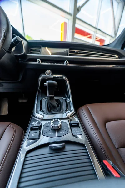 Kilátás Belső Tér Egy Modern Autó Mutatja Műszerfal Behangolás Luxus — Stock Fotó