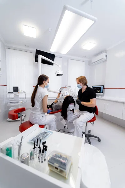 Female Assistant Male Dentist Working Modern Stomatology Clinic Stomatological Instrument — Stock Photo, Image