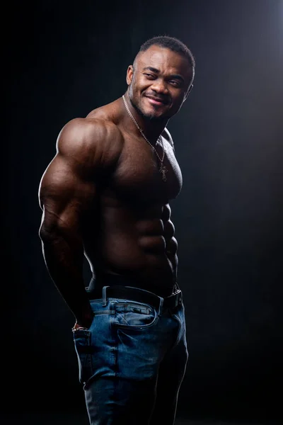 Very Muscular Athlete Man Shows Body Camera Perfect Muscules Black — Stock Photo, Image