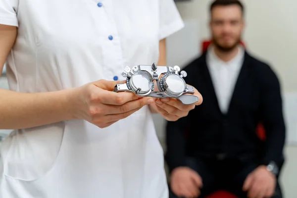 Cuidado Salud Medicina Personas Visión Concepto Tecnología Optometrista Con Marco —  Fotos de Stock