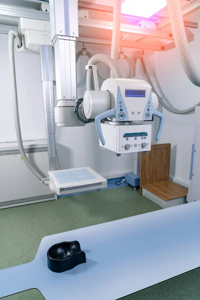 Modern Kirurgisk Utrustning Den Vita Kliniken Akutmottagning Med Röntgen — Stockfoto