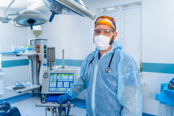 Portrait Professional Surgery Doctor Mask Quarantine Hospital Work — Stockfoto