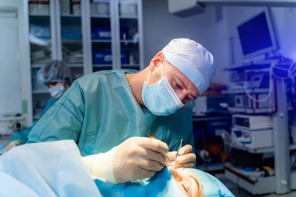 Patient Surgery Treatmeant Modern Hospital Portrait Confident Surgeon — ストック写真
