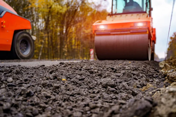 Gekropt Zicht Zware Trilwals Asfalt Stoep Werken Wegenreparatieconcept Focus Het — Stockfoto