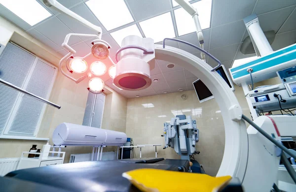 Equipos Salud Hospital Moderno Nuevas Luces Sala Cirugía —  Fotos de Stock