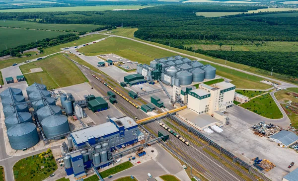 Elevador Celeiro Moderno Silos Prata Agro Processamento Fábrica Produtos Agrícolas — Fotografia de Stock