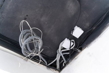 Elektrik kablolarını yenileme odası. Yeni ev dekorasyonu..