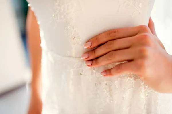 Fiatal Vonzó Menyasszony Fehér Gyönyörű Esküvői Ruha Pózol Szobában Esküvői — Stock Fotó