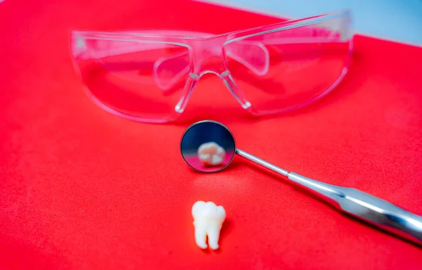 Instrumente Zur Zahnbehandlung Medizinische Werkzeuge Und Zahn Zentrum — Stockfoto