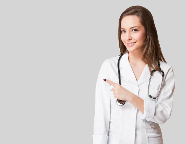 Jovem médica atraente . — Fotografia de Stock