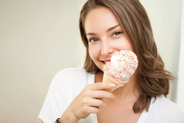 Sommer-Eis-Spaß. — Stockfoto