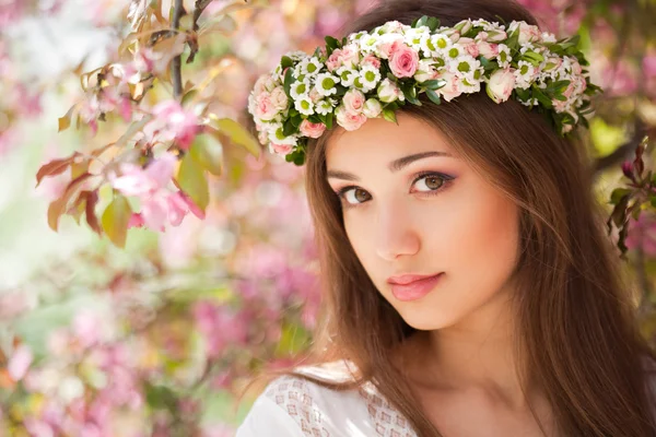 Splendida donna di primavera . — Foto Stock