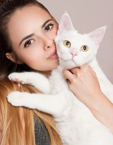 Her favorite pet. — Stock Photo, Image