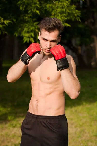 Outdoor workout in urban setting. — Stock Photo, Image