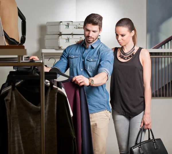 Joven y de moda . — Foto de Stock