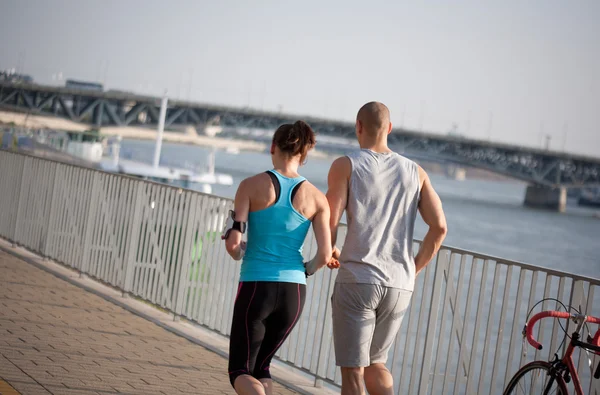 Fitnessspaß teilen. — Stockfoto