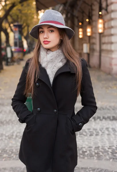 Elegant winter fashion. — Stock Photo, Image