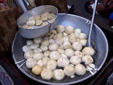 derin kızarmış balık topları
