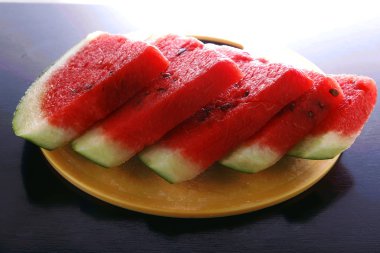 Kırmızı karpuz meyve dilimlenmiş