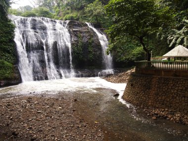 Hinulugang Taktak doğa parkı Taktak yol Antipolo City, Filipinler.