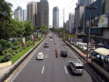 Ortigas karmaşık ticari ve konut binaları