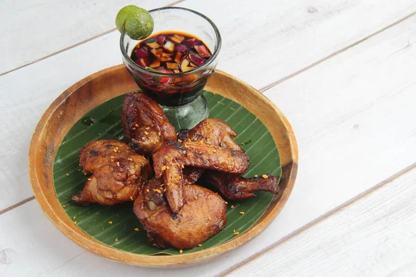 Photo Freshly Cooked Flavored Chicken Wings — Stock Photo, Image