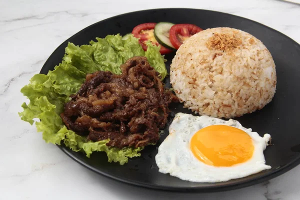 Foto Van Vers Gekookt Filipijns Voedsel Genaamd Tapsilog Dat Staat — Stockfoto