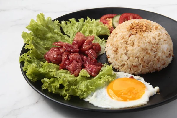 Foto Van Vers Gekookt Filipijns Voedsel Genaamd Tocilog Dat Staat — Stockfoto