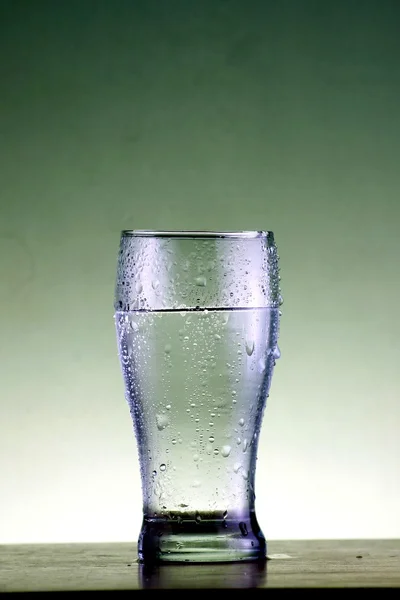 Glas koud water — Stockfoto