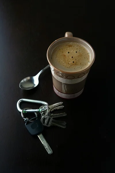 Koffie op een houten tafel — Stockfoto