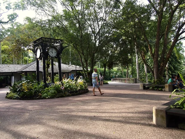 Architektonické návrhy uvnitř Singapore Botanic Gardens v Singapuru. — Stock fotografie