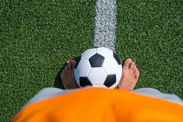 Futbol Topu Sunny Park Taki Suni Futbol Sahasında Afro Amerikan — Stok fotoğraf