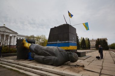 Kramatorsk. Lenin düşmüş bir heykeli