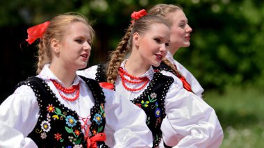 Geleneksel Polonya halk dansı. Halk Şarkıları ve Dans Topluluğu 