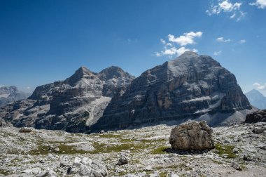 Lagazuoi 'deki Tofana kalabalığının manzarası.