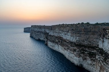 Ta cenc Cliffs 'in gün batımı noktası. Malta.