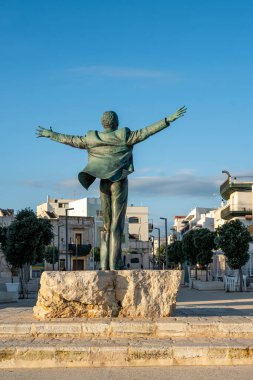 Domenico Modugno Heykeli, Polignano kısrak, Apulia, İtalya