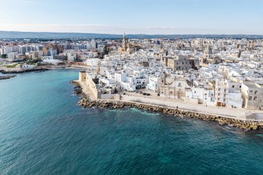 Monopoli, İtalya 'nın Apulia eyaletinde yer alan bir şehirdir..