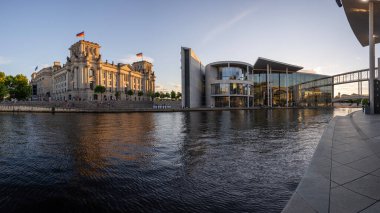 Berlin, Almanya 'daki Reich Parlamento Binası.