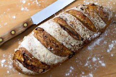 Kızılcık ceviz ekmek