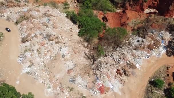 Vista Aérea Basura Que Vierte Ilegalmente Dentro Los Límites Ciudad — Vídeo de stock