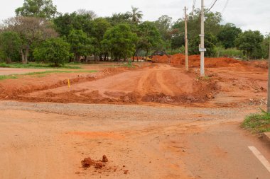 Brasilia, Brezilya 20 Ekim 2020: Kuzeybatı Brasilia 'da yeni bir yola yer açmak için yerli halkın yaşadığı topraklar temizleniyor