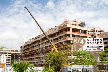  Brasilia, Brezilya, 29 Ekim 2020: Başkent büyümeye ve yayılmaya devam ederken, Brasilia 'nın kuzeybatısında (Noroeste) yeni apartman binalarının inşası. 