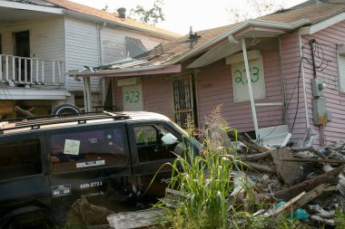 New Orleans, Louisiana, 26 Haziran 2006: Ağustos 2005 'te Dokuzuncu Koğuşta sıkışan Katrina Kasırgası sonrası 