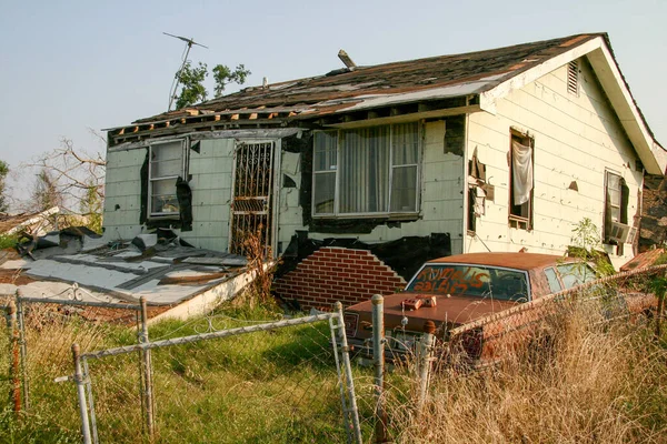 2006年6月26日 路易斯安那州新奥尔良 2005年8月卡特里娜飓风袭击第九区的后果 — 图库照片